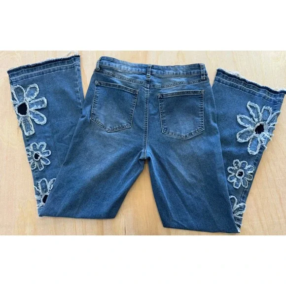 Ashley Mason Premium Daisy Floral Applique Flare Jeans Women's 9/29 Boho Y2K - Picture 2 of 11